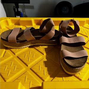 Women's Tan Platform Sandals